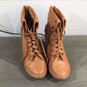 Used woman boots
